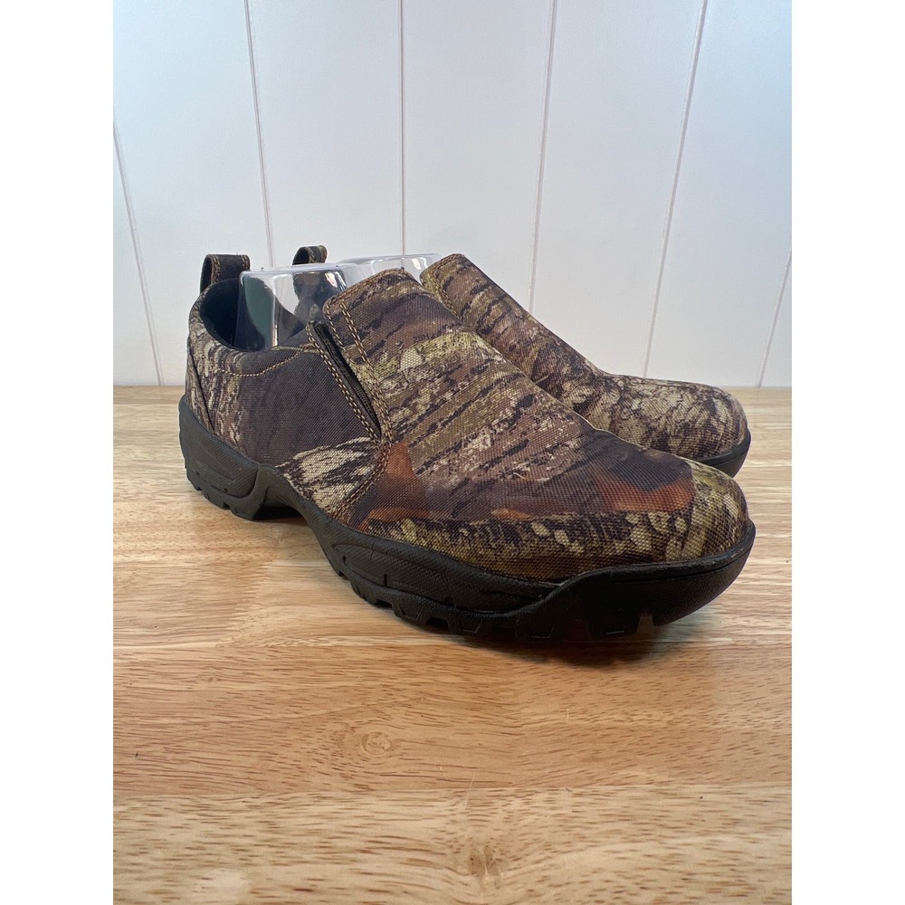 FALCON‎ MOUNTIAN slip on men’s shoes size 11.5 slip and oil resistant